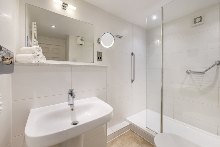 Bathroom 5, Cromer Country Club, Norfolk