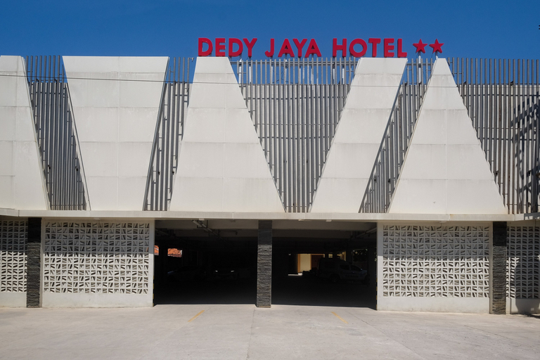 Exterior & Views 2, Urbanview Hotel Dedy Jaya Brebes, Brebes