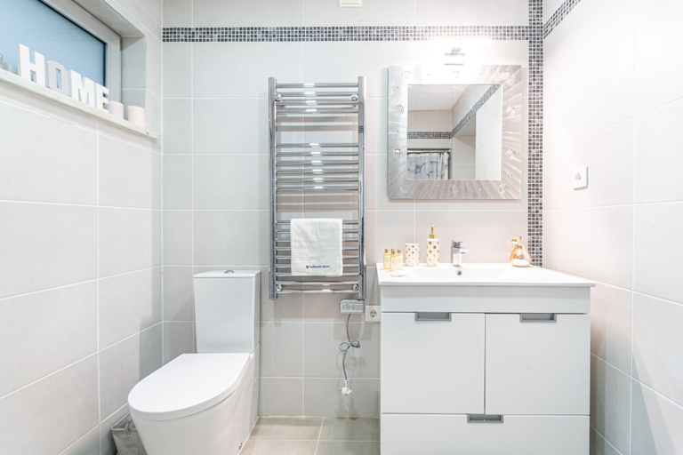 Bathroom 4, Villa Veneza by Hellovacations, Albufeira