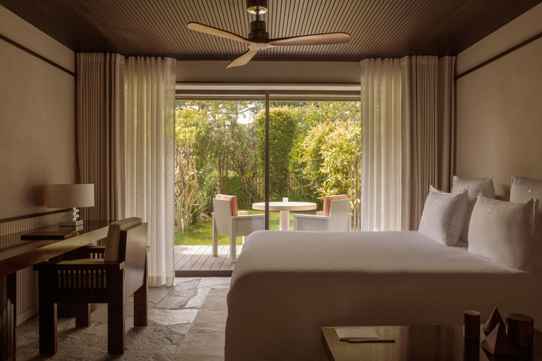 Bedroom 3, Cap d' Antibes Beach Hotel, Alpes-Maritimes
