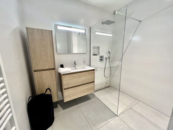 Bathroom 3, Tranquil Oasis Relax and Unwind ID202, Luxembourg