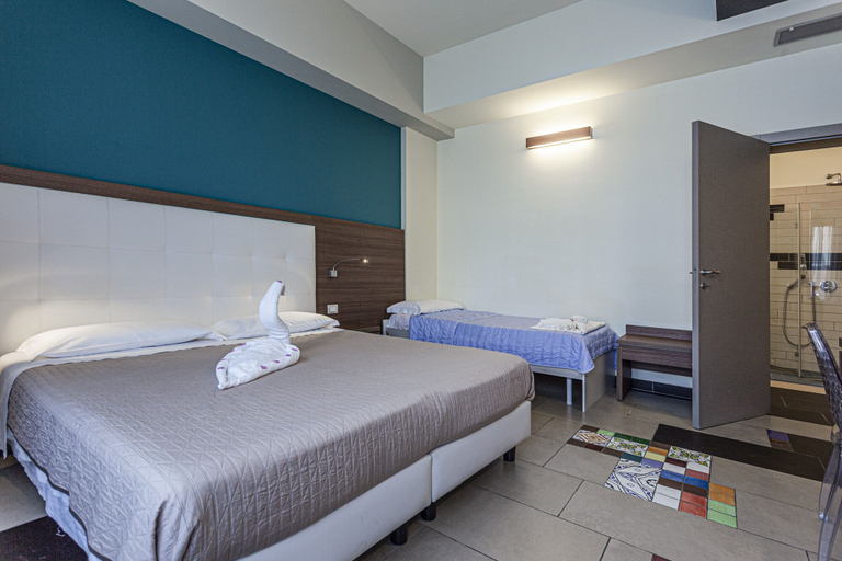 Bedroom 3, Hotel Don Giovanni 1943, Syracuse