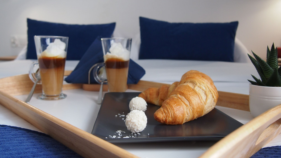 Food & Drinks 5, Mile Gdansk Airport, Gdańsk City