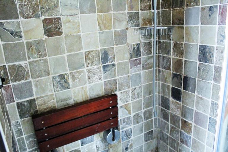 Bathroom, Gulls Ledge, Hancock