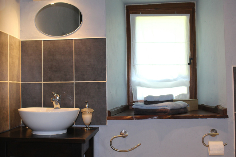 Bathroom 5, Le Bouchon de Campagne, Ardèche
