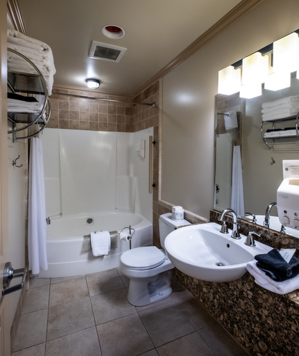 Bathroom 3, Kaslo Hotel, Central Kootenay