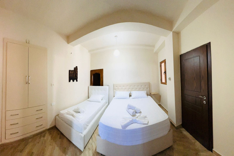 Bedroom 3, GuestHouse EnSal, Beratit