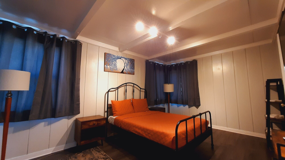 Bedroom 3, Sherwood Arms Motel, San Bernardino