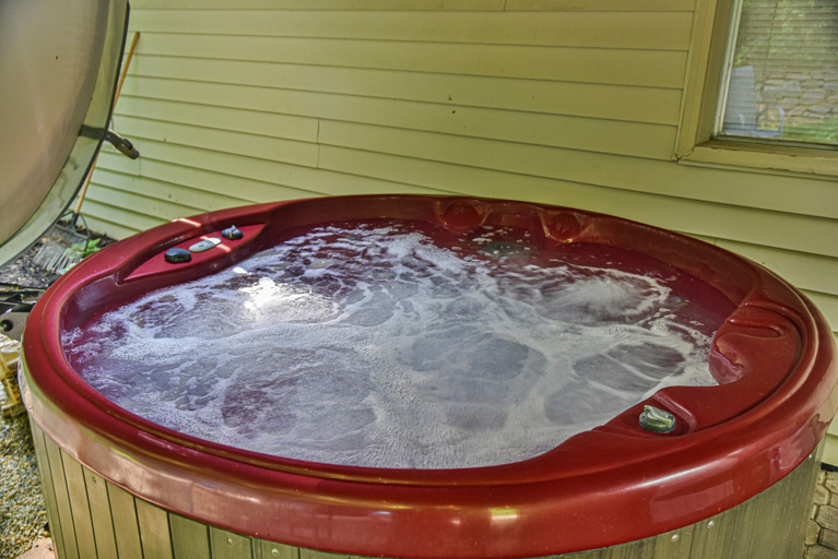 Bathroom 3, Pinners Compound- 4 BR hot tub fire pit, Buncombe