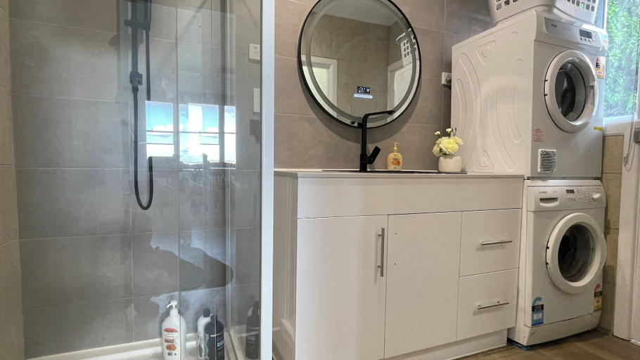 Bathroom 5, Morwell Pet friendly 3BM House, Latrobe - Morwell