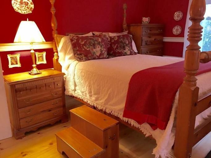 Bedroom 2, Clamshell By The Sea, Hancock