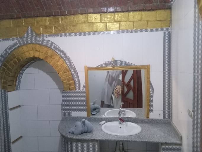 Bathroom, Golden Palace villa, Luxor