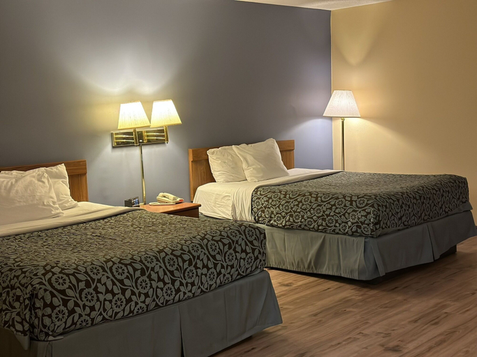 Bedroom 4, Econo Lodge El Paso, IL, Woodford