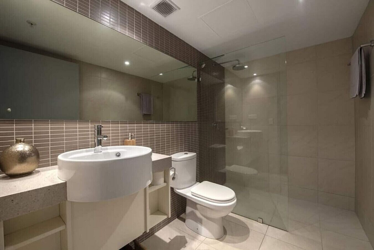 Bathroom, ZEN CITY & SEA - Executive 1BR Suite, Darwin
