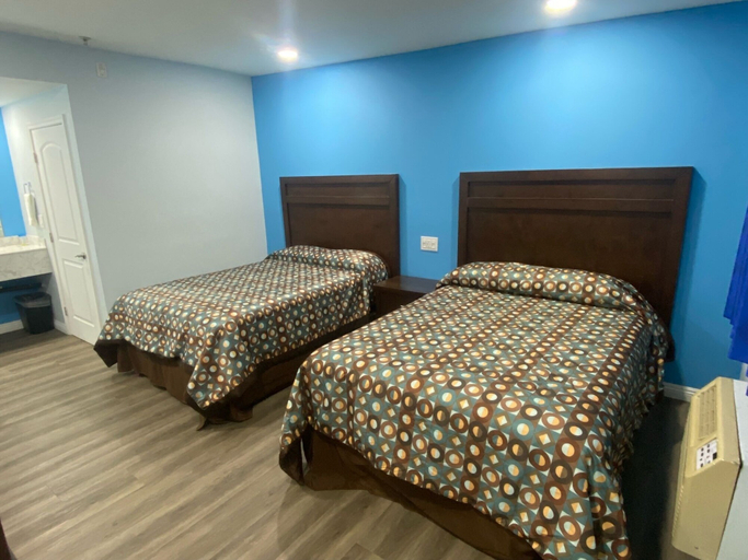 Bedroom 5, Star Inn Motel, Orange