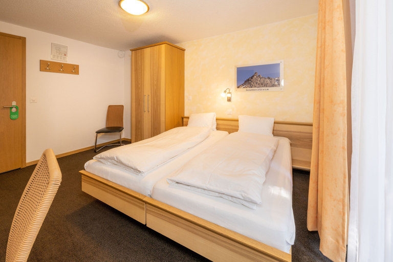 Bedroom 2, Aktiv Hotel & Spa Hannigalp, Visp