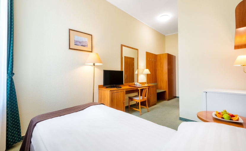Bedroom 2, Hotel Millennium, Budapesti