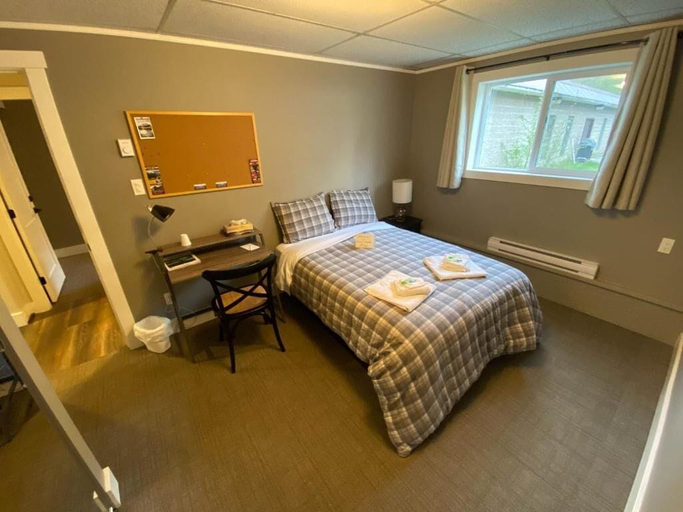 Bedroom 2, Stewart Mountain Lodge, Kitimat-Stikine
