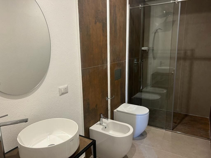 Bathroom 5, ATTICO33, Napoli