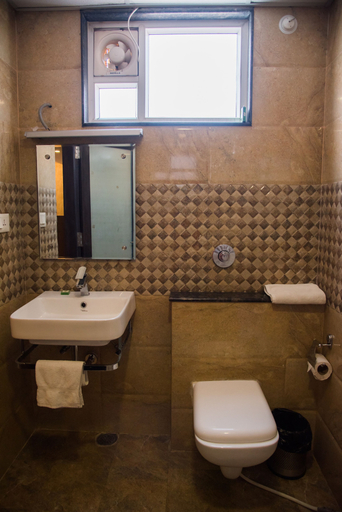 Bathroom 3, Hotel Sandstone INN, Lucknow