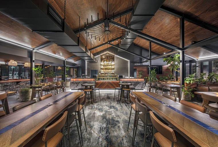 Food & Drinks 2, Hotel Gosford, Gosford - West