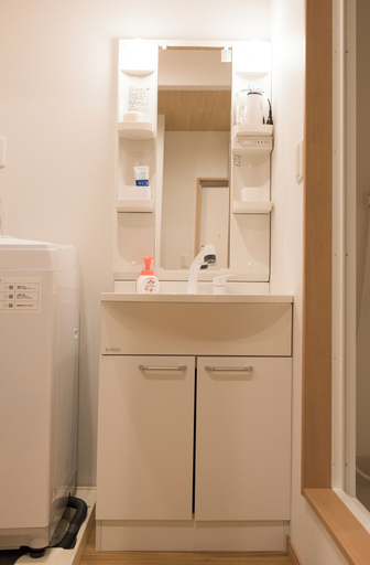 Bathroom 3, tycq, Osaka