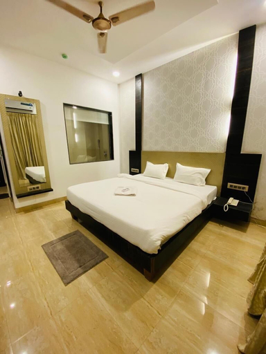 Bedroom 2, Retro Forest Resort, Pune