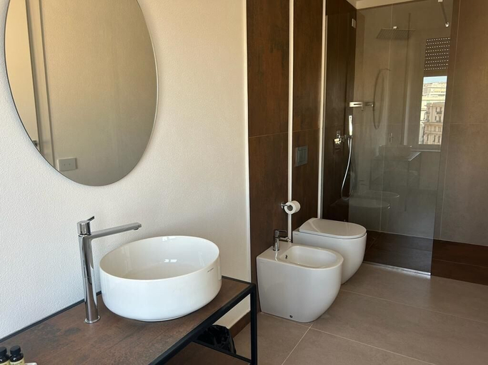 Bathroom 2, ATTICO33, Napoli