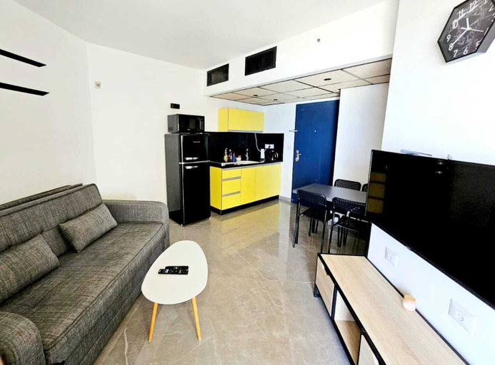 Others 5, SHaYaSH apartments Leonardo Bat-Yam