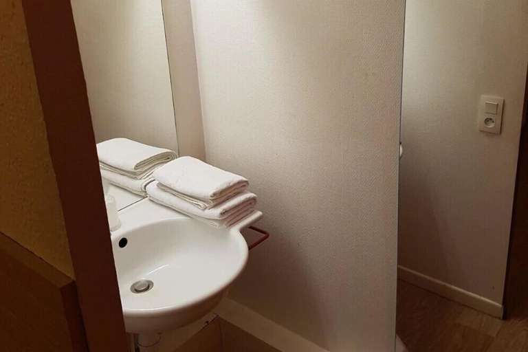 Bathroom 5, HECO Colmar Nord - ex Première Classe, Haut-Rhin