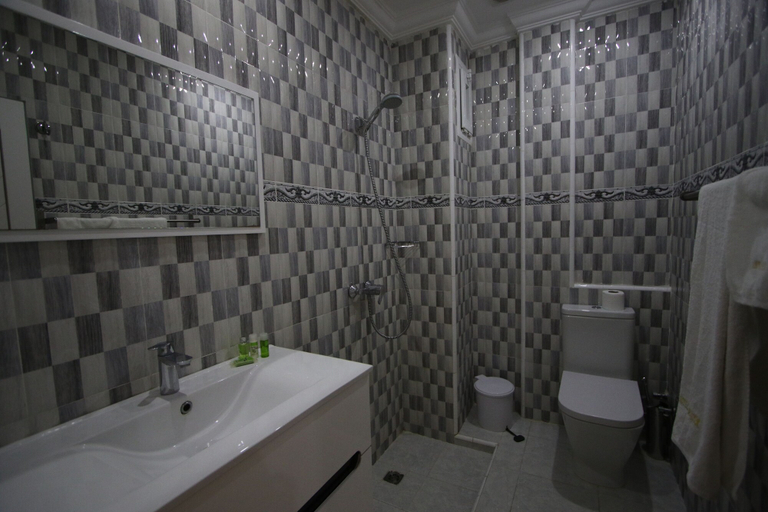 Bathroom 3, Hotel Mansour