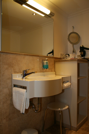 Bathroom 5, Ringhotel Winzerhof, Rhein-Neckar-Kreis