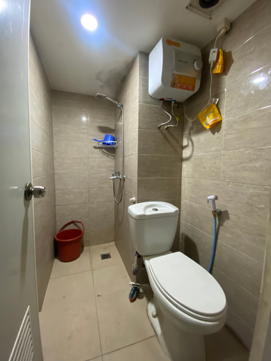 Bathroom 5, The Jardin KeApartajja, Bandung