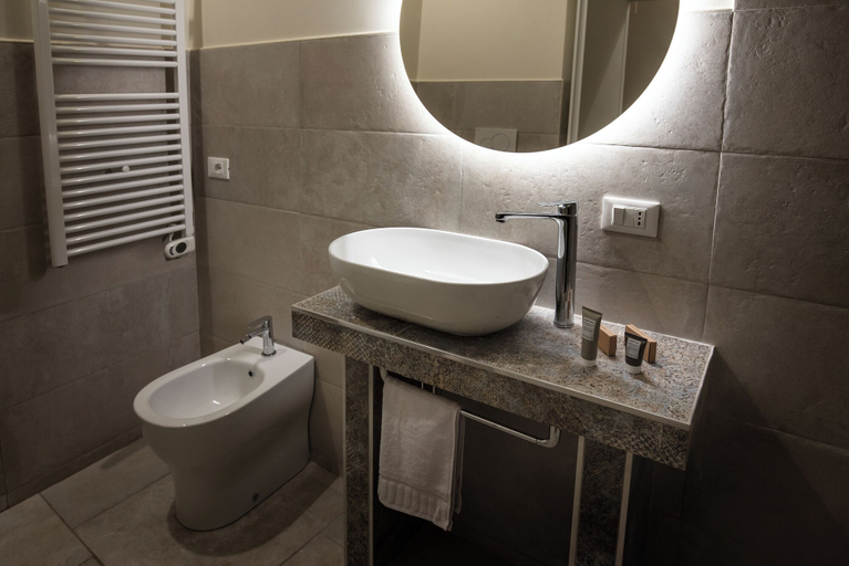 Bathroom 4, Palazzo Matà Boutique Hotel, Taranto