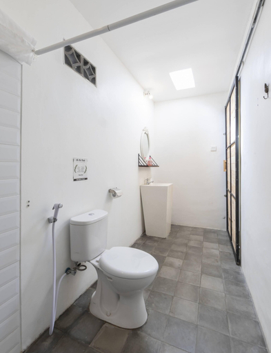 Bathroom 3, BB Garden Resort, Badung