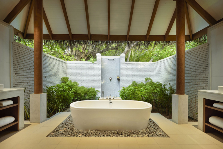 Bathroom 5, Baros Maldives, Kaafu Atoll