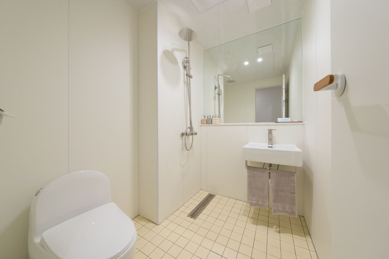 Bathroom 4, Stay Saeroc, Geoje