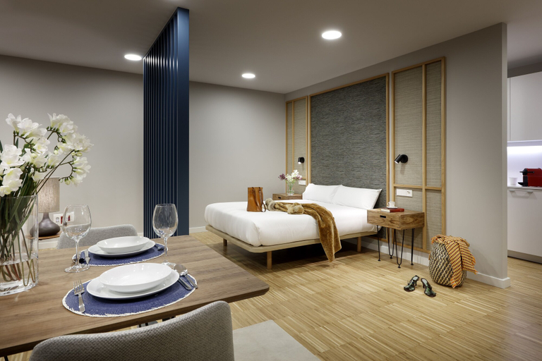 Bedroom 2, I Loft Santiago by Upper Luxury Housing, A Coruña