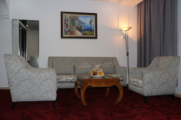 Others 5, Hotel Mansour