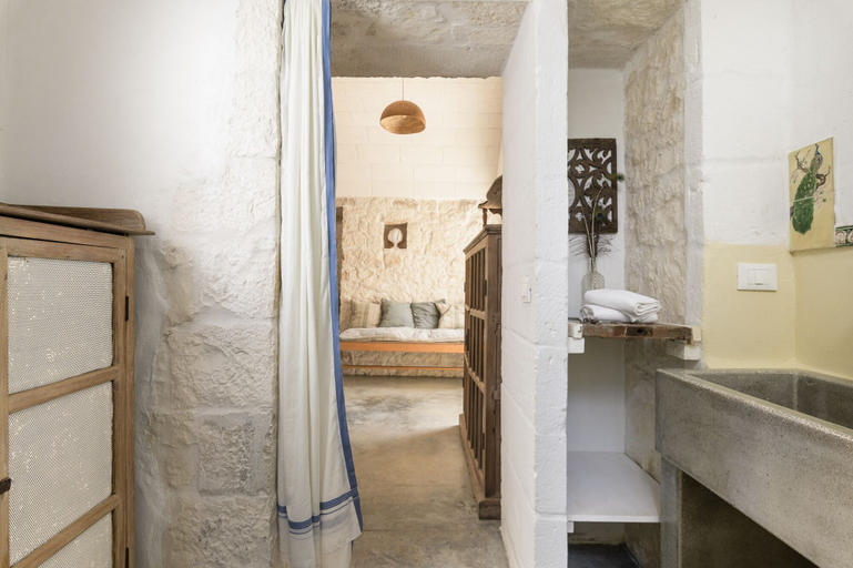 Bathroom 4, Trullo Solleone by Wonderful Italy, Brindisi