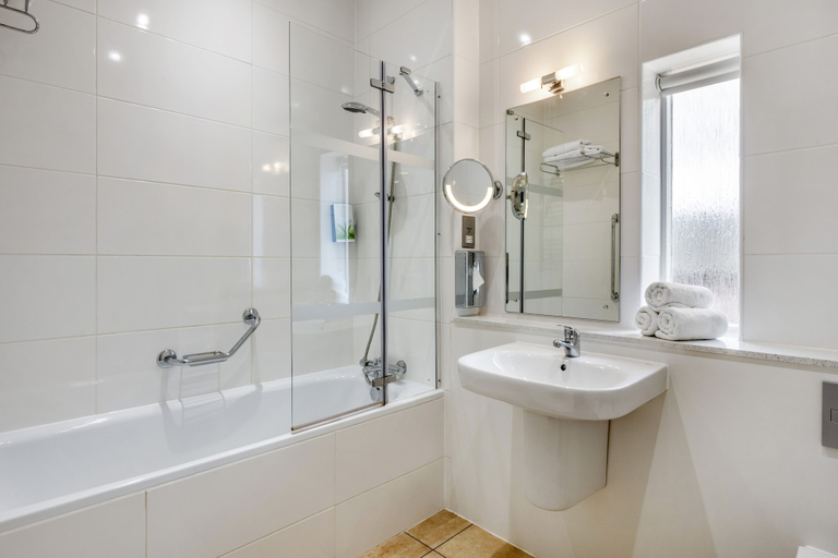 Bathroom 5, Wychnor Park Country Club, Staffordshire