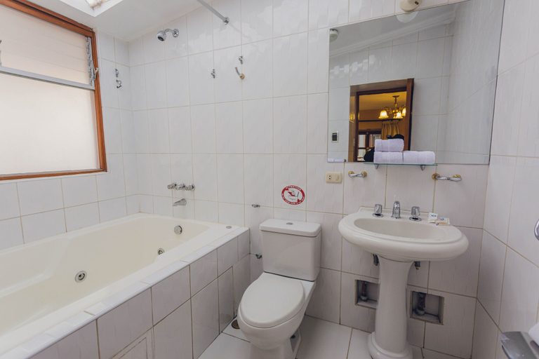 Bathroom 3, Quechua Hotel cusco, Cusco