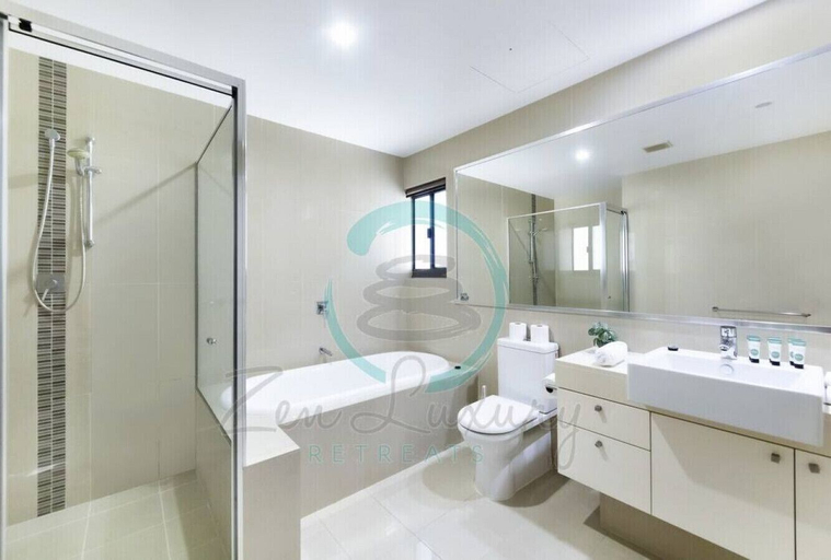 Bathroom 3, ZEN AT ARKABA - 3BR Luxury Apartment, Darwin