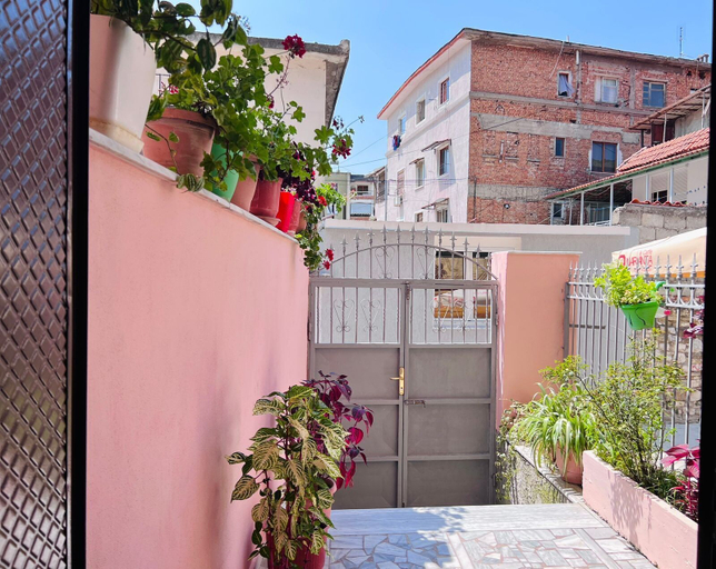 Exterior & Views, GuestHouse EnSal, Beratit