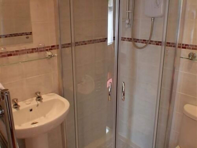 Bathroom 4, Florence Guest House, North Somerset