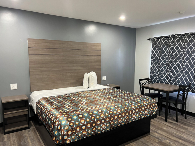 Bedroom 5, Sunshine Motel, Los Angeles