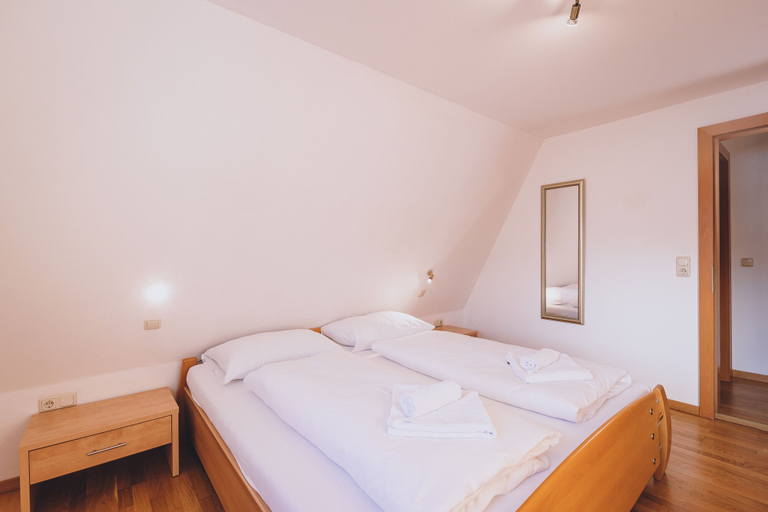 Bedroom 3, Panorama Chalet Schmittendrin by we rent, Zell am See