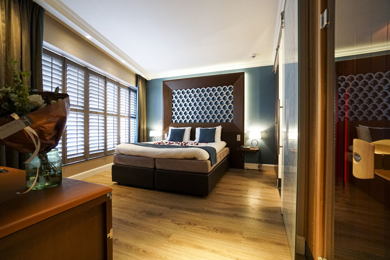 Bedroom 4, Hotel Dux, Roermond
