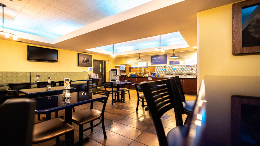 Food & Drinks 2, Holiday Inn Express & Suites BERKELEY, Alameda