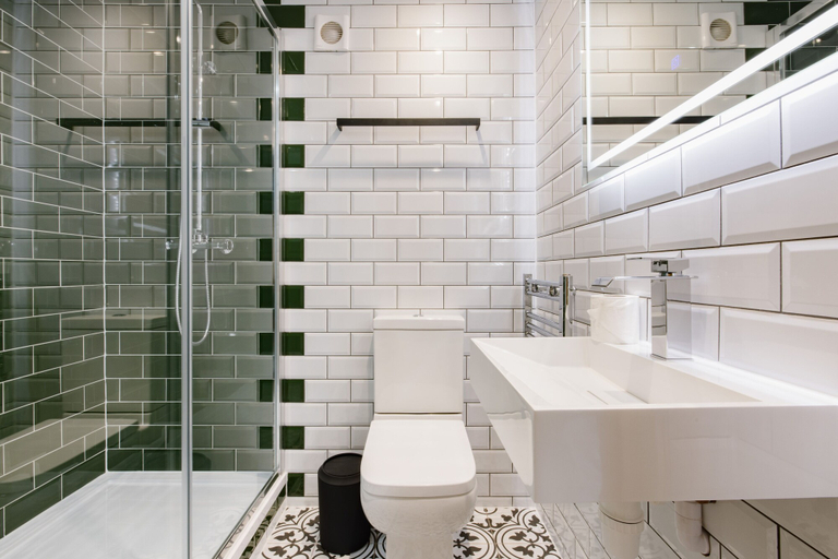 Bathroom 5, The York, London